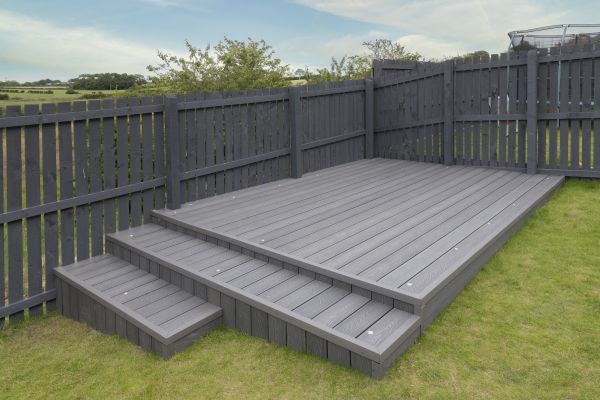 Cost of Vinyl Deck Construction in Bowie